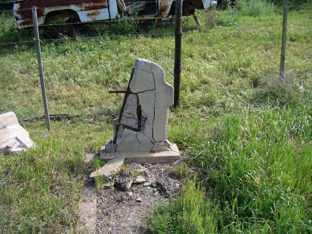 ? Grafsteen onleesbaar