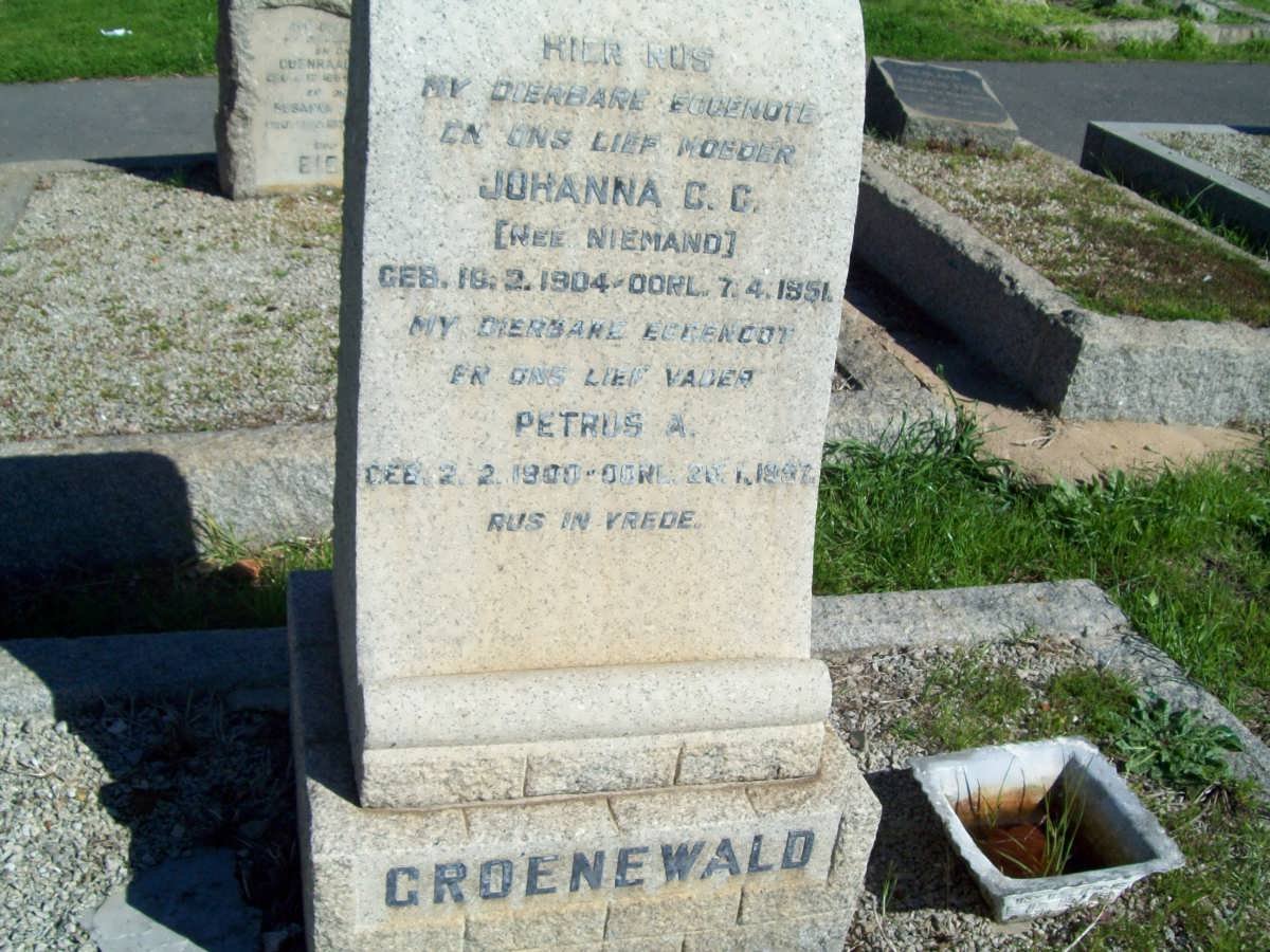 GROENEWALD Petrus A. 1900-19?? &amp; Johanna C.C. NIENABER 1904-1951