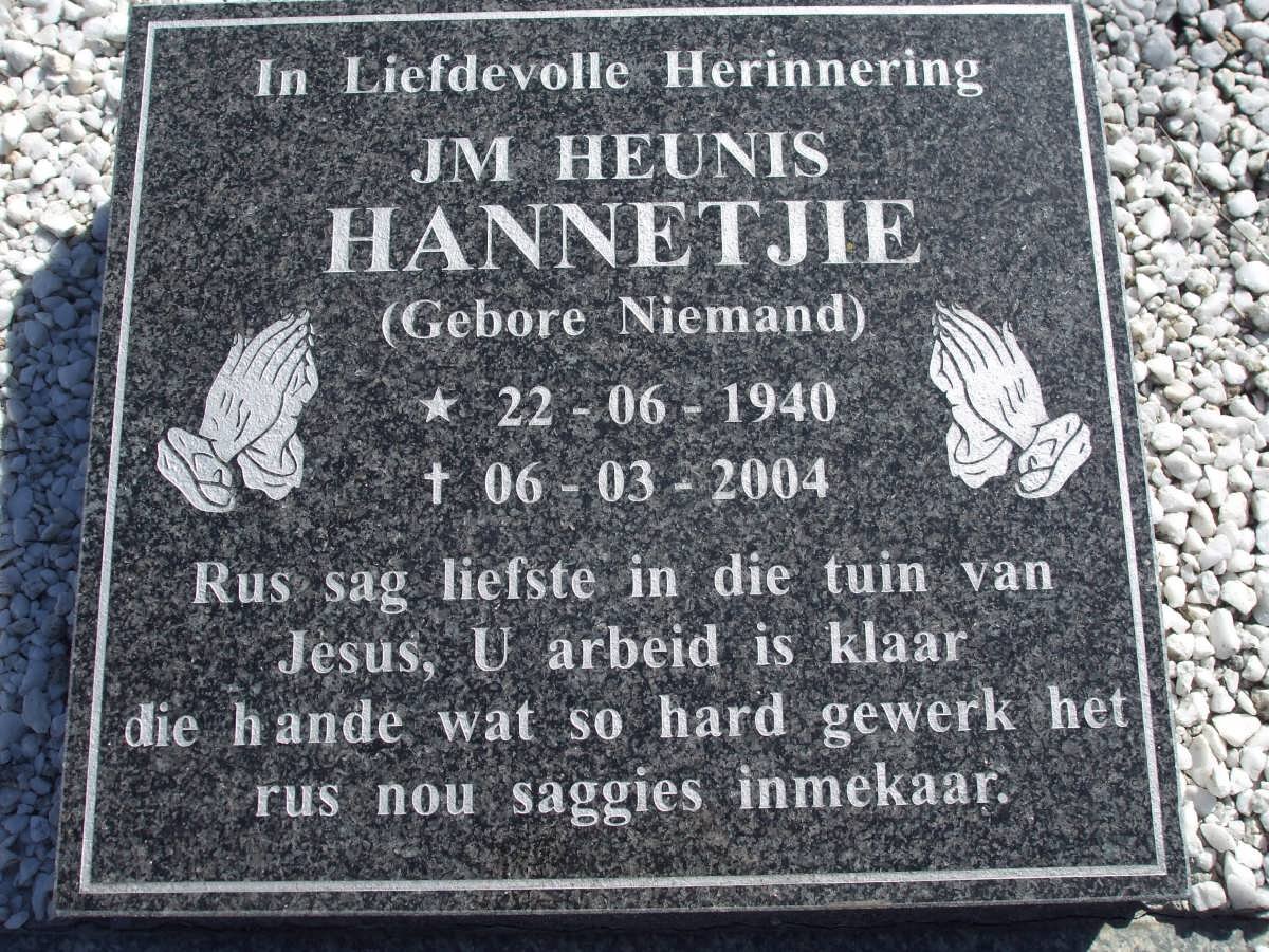HEUNIS J.M. nee NIEMAND 1940-2004