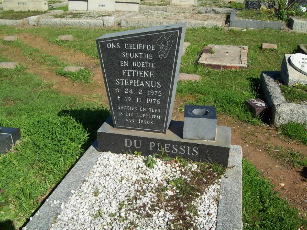 PLESSIS Ettiene Stephanus, du 1975-1976