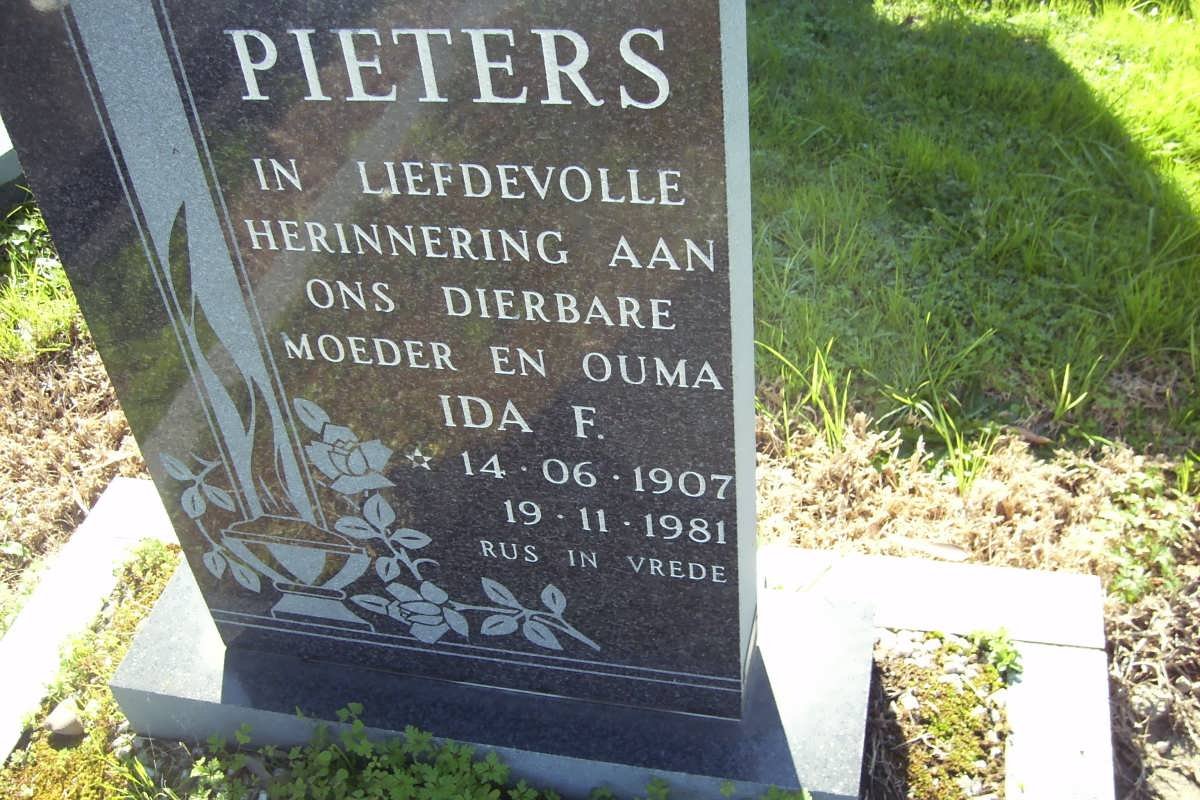 PIETERS Ida F. 1907-1981